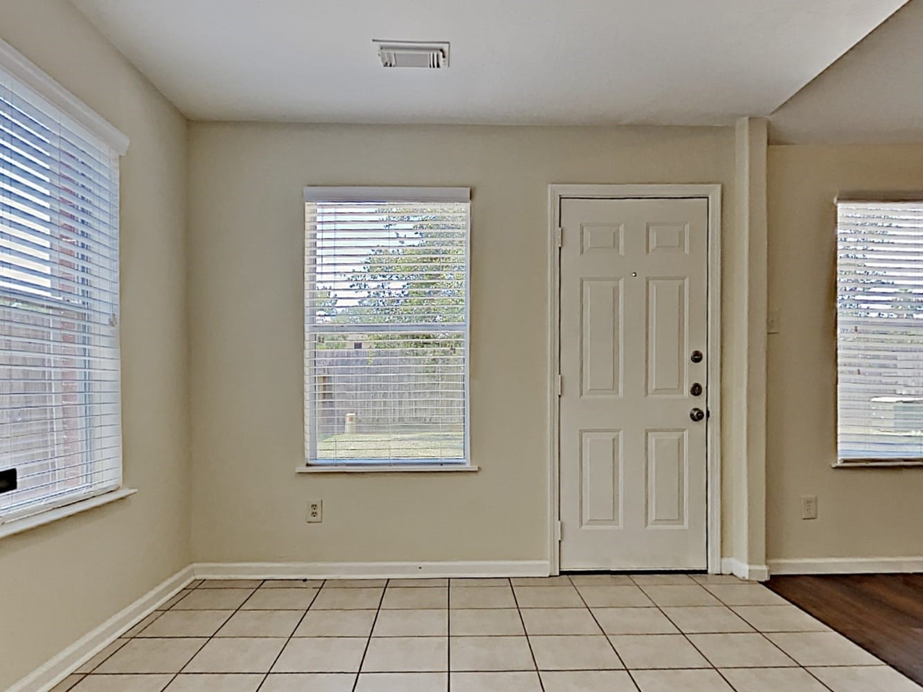 2883 Diamond Bay Drive Property Photo 6