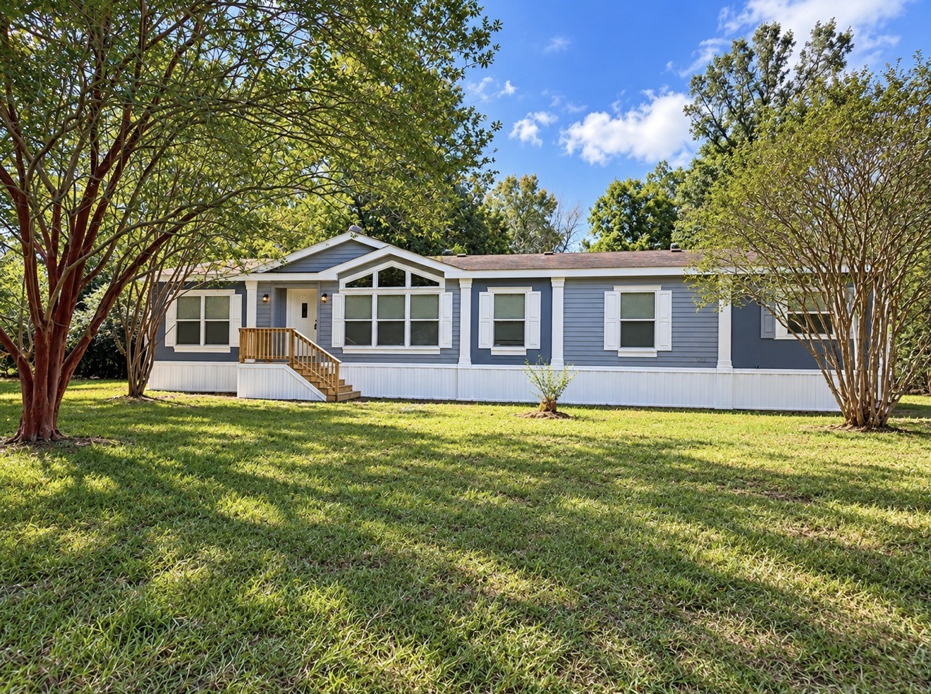 20009 Jersey Drive Property Photo 1