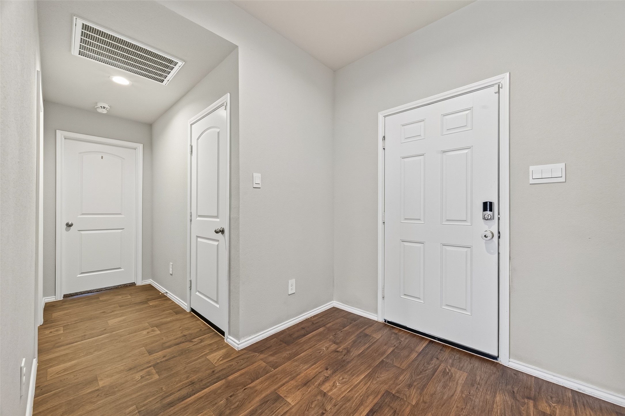 21501 Rustic Elm Dr Property Photo 4