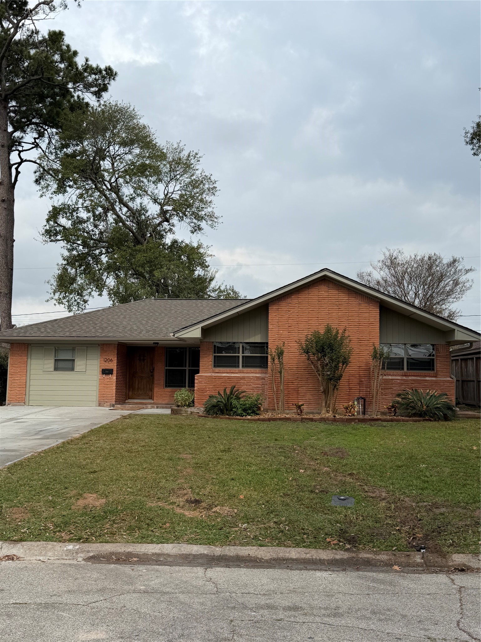 1206 Stonecrest Drive Property Photo 1