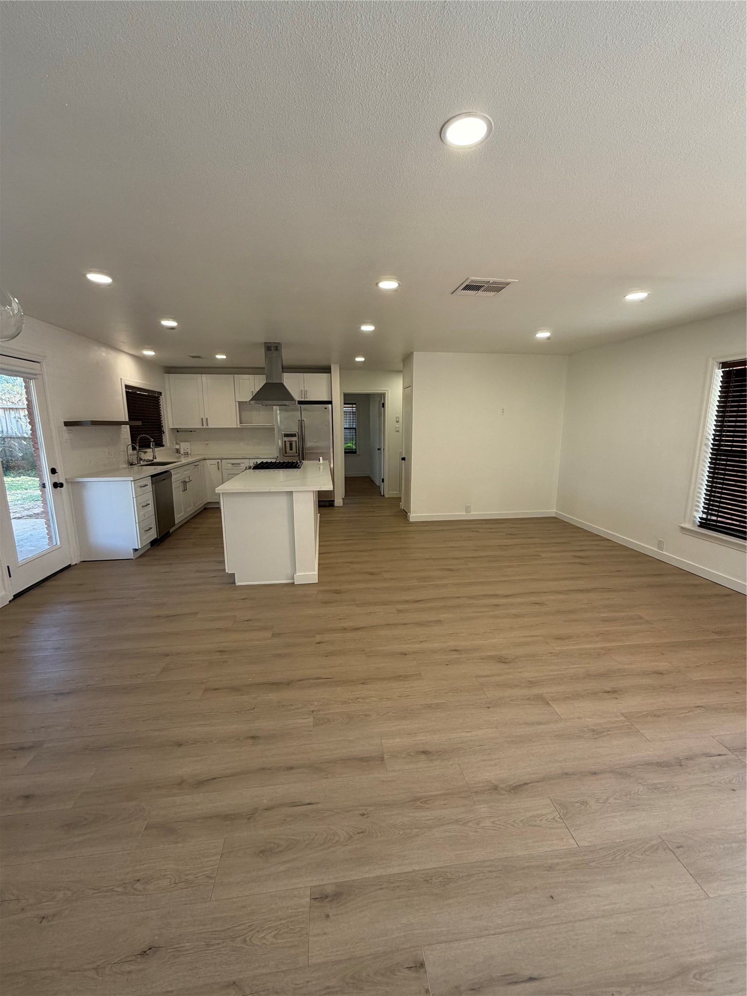 1206 Stonecrest Drive Property Photo 3