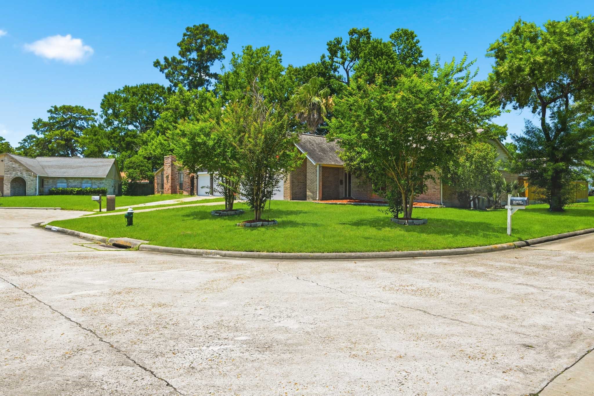 17511 Favor Bend Court Property Photo 4