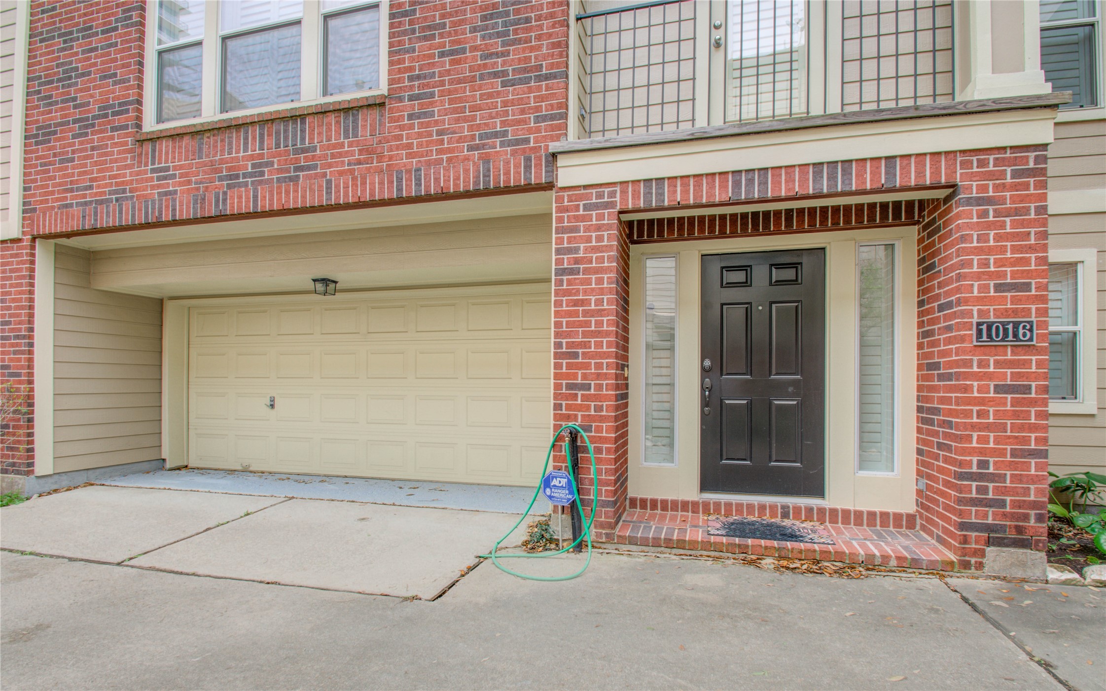 1016 Rochow Street Property Photo 3