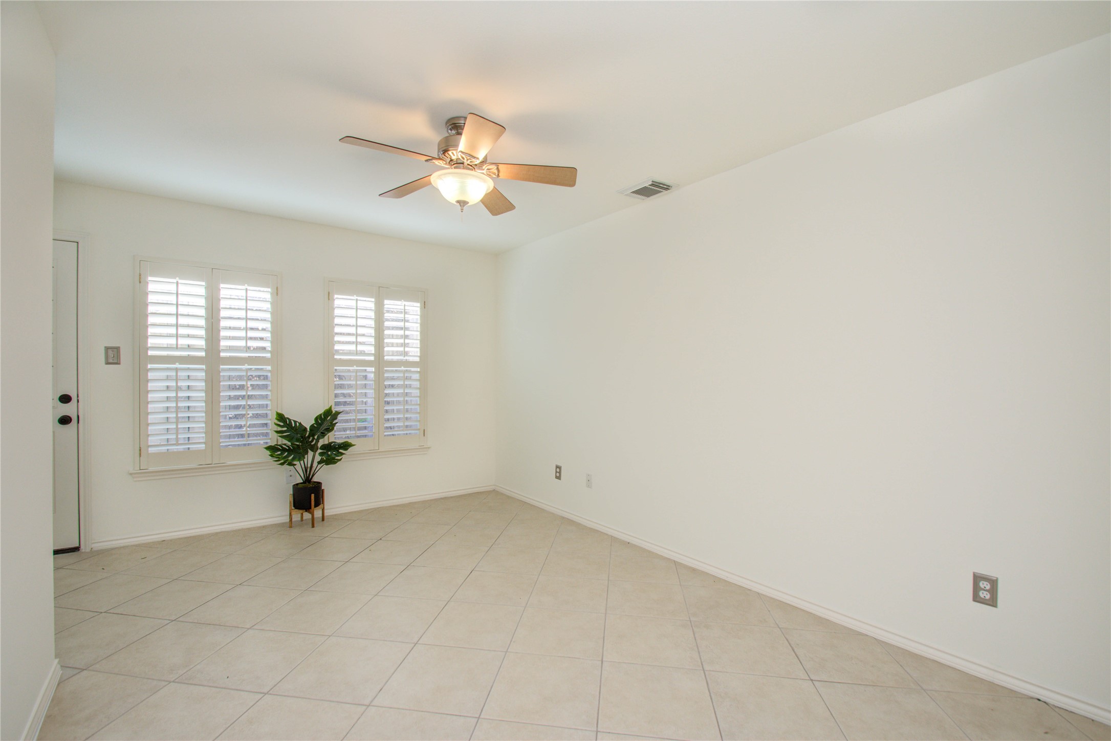 1016 Rochow Street Property Photo 5