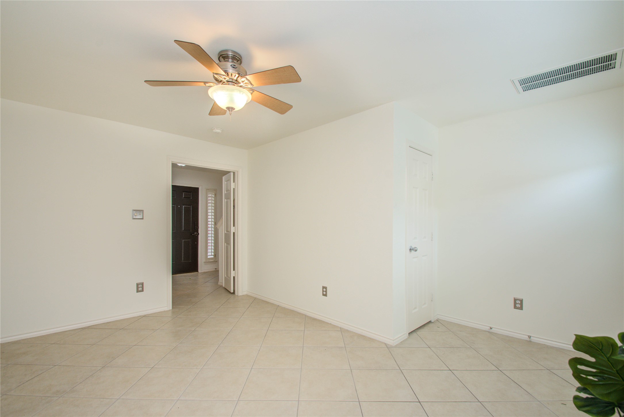 1016 Rochow Street Property Photo 6