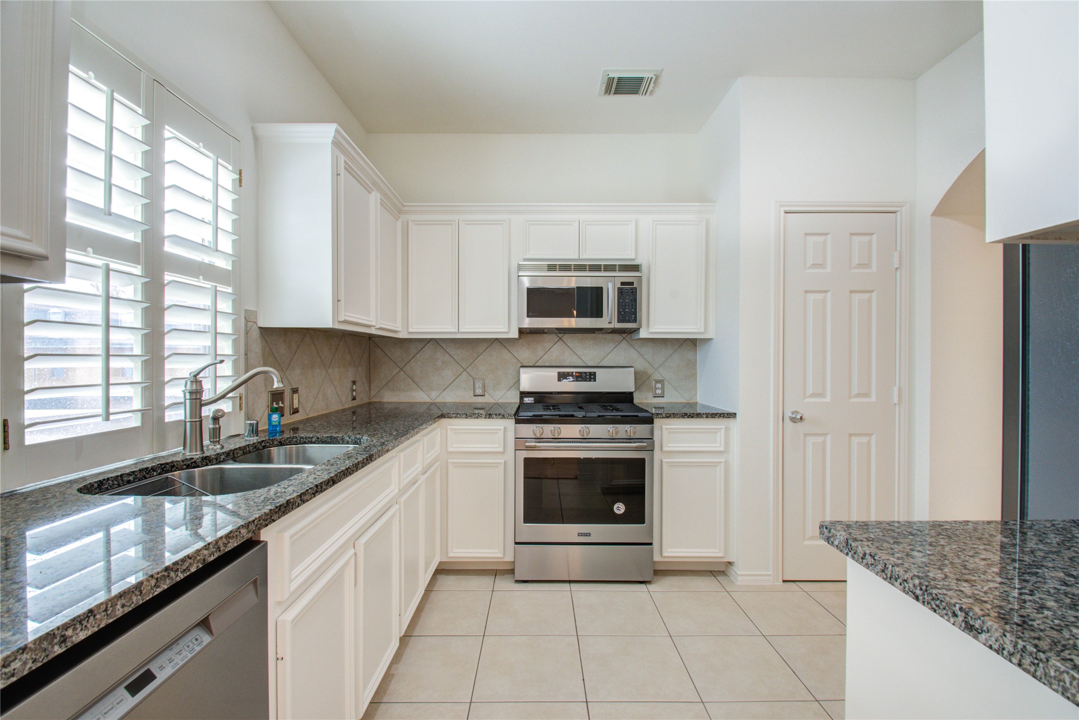1016 Rochow Street Property Photo 12