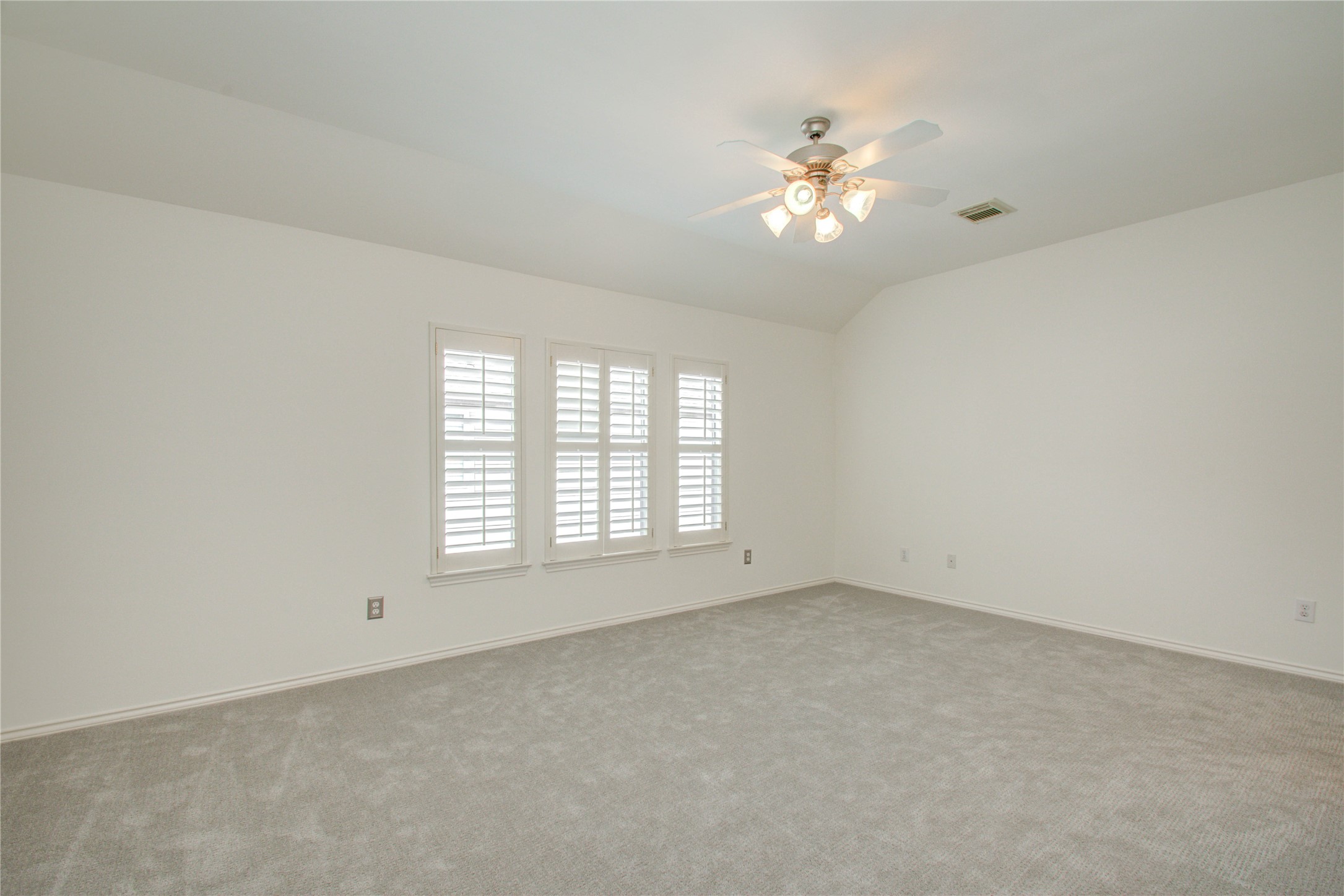 1016 Rochow Street Property Photo 24