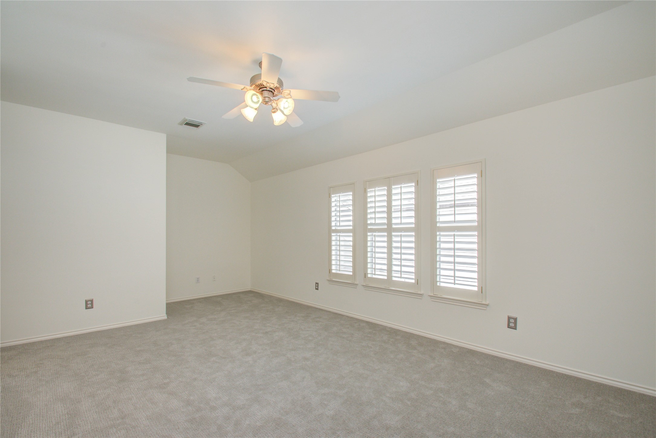 1016 Rochow Street Property Photo 26