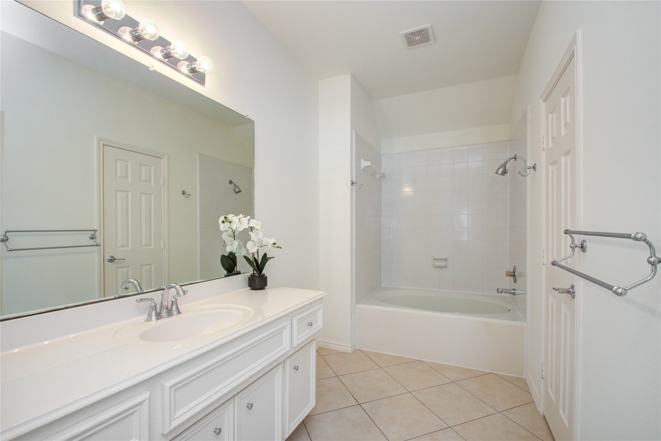1016 Rochow Street Property Photo 27