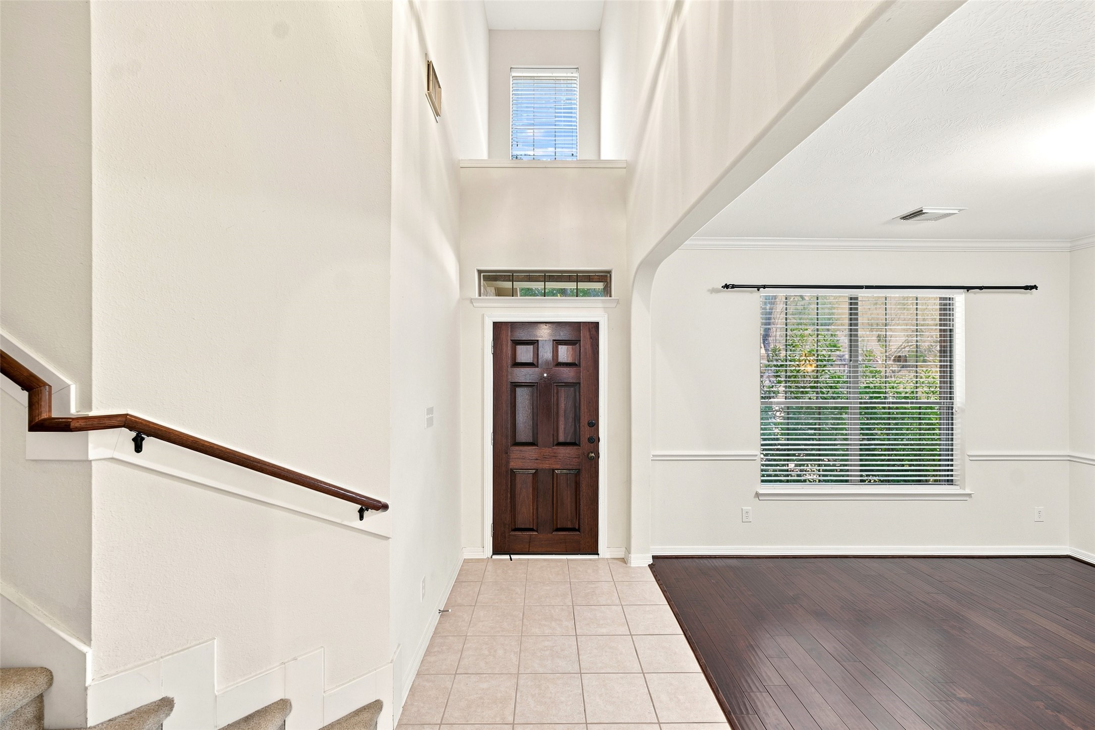 5214 Barleycorn Lane Property Photo 3