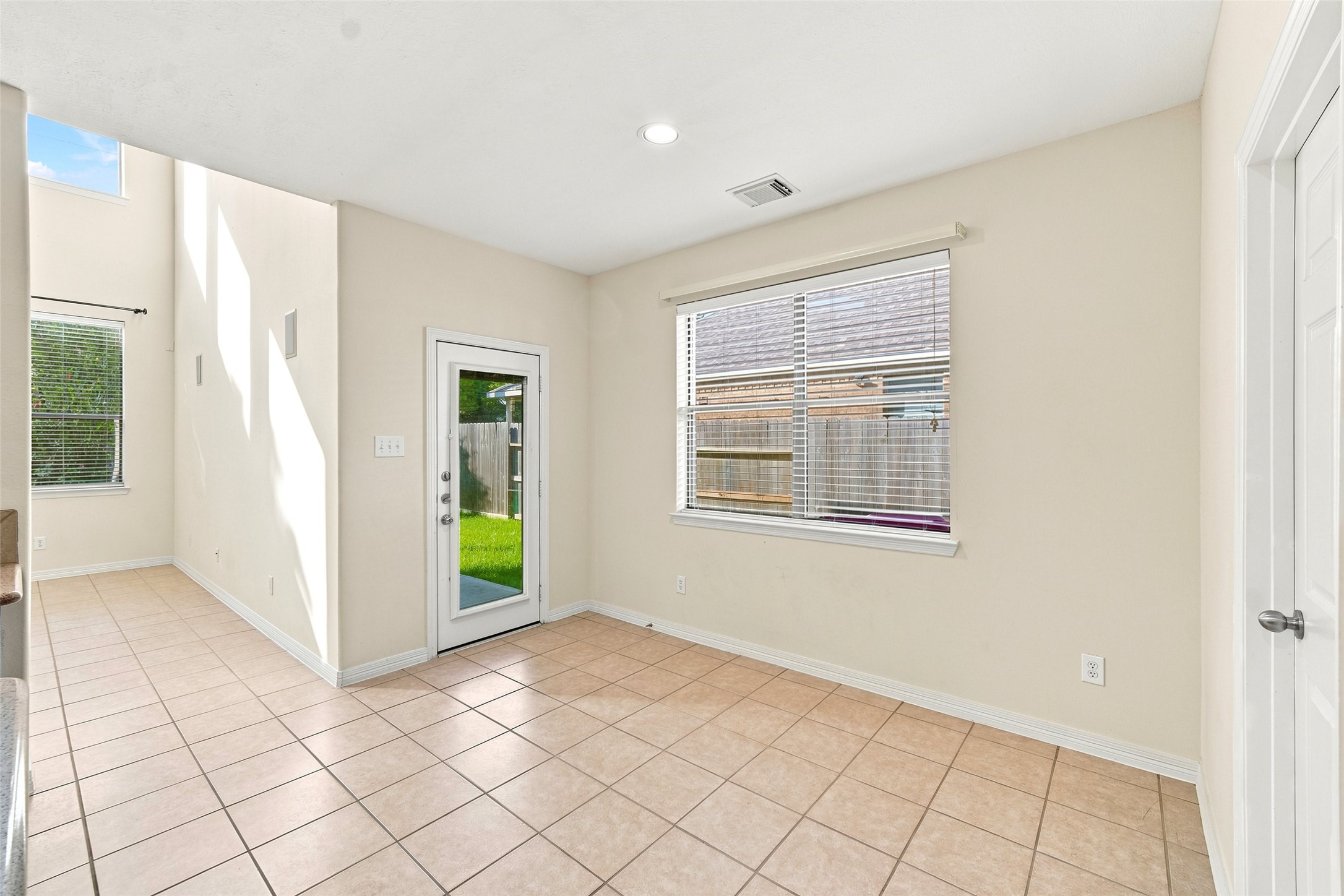 5214 Barleycorn Lane Property Photo 10