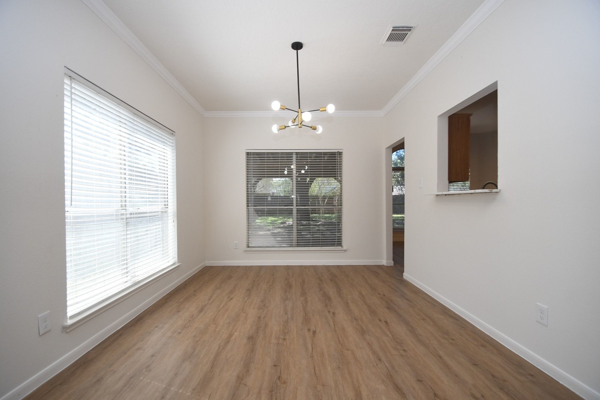 1902 Park Maple Drive Property Photo 4