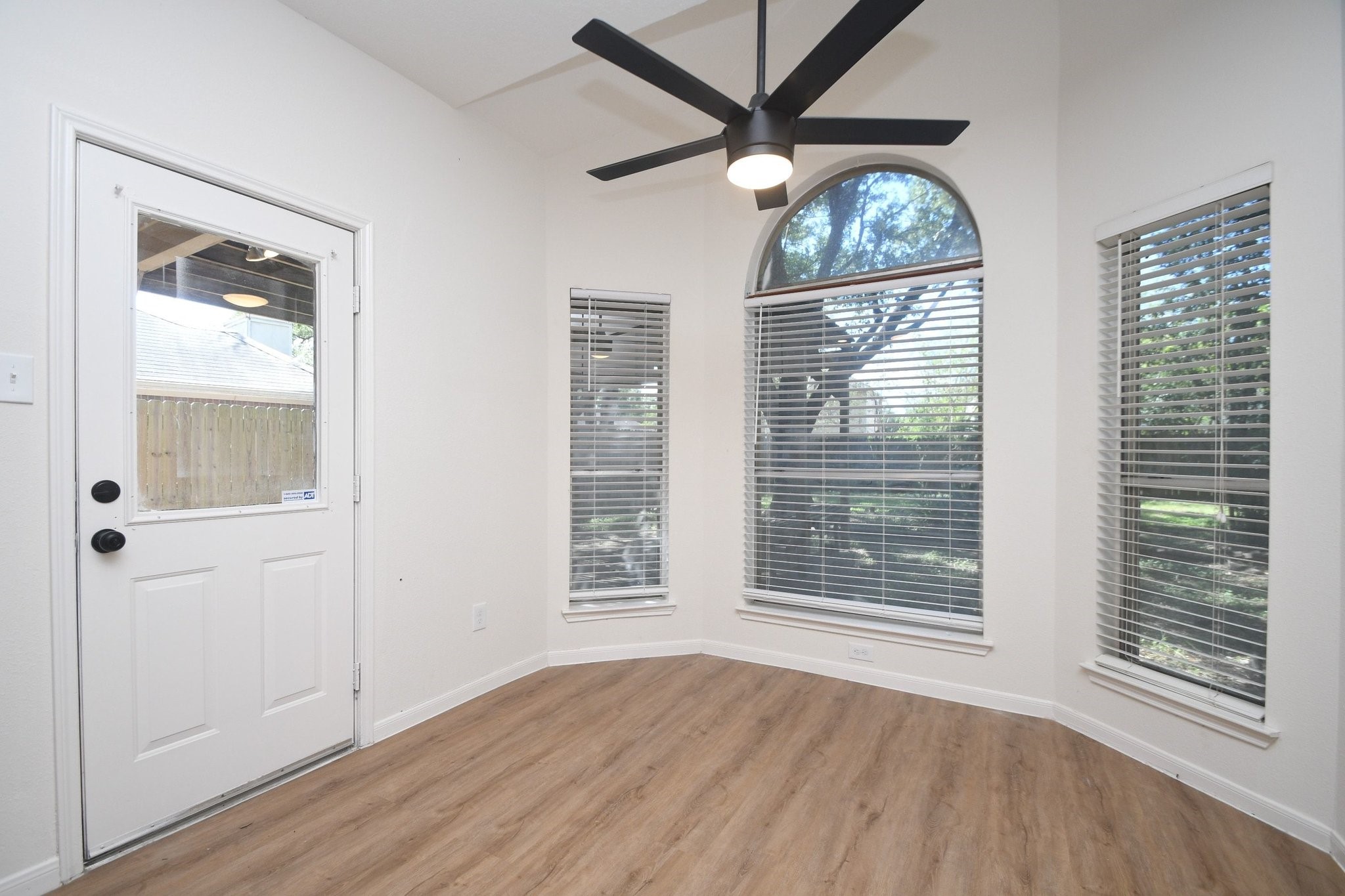 1902 Park Maple Drive Property Photo 11