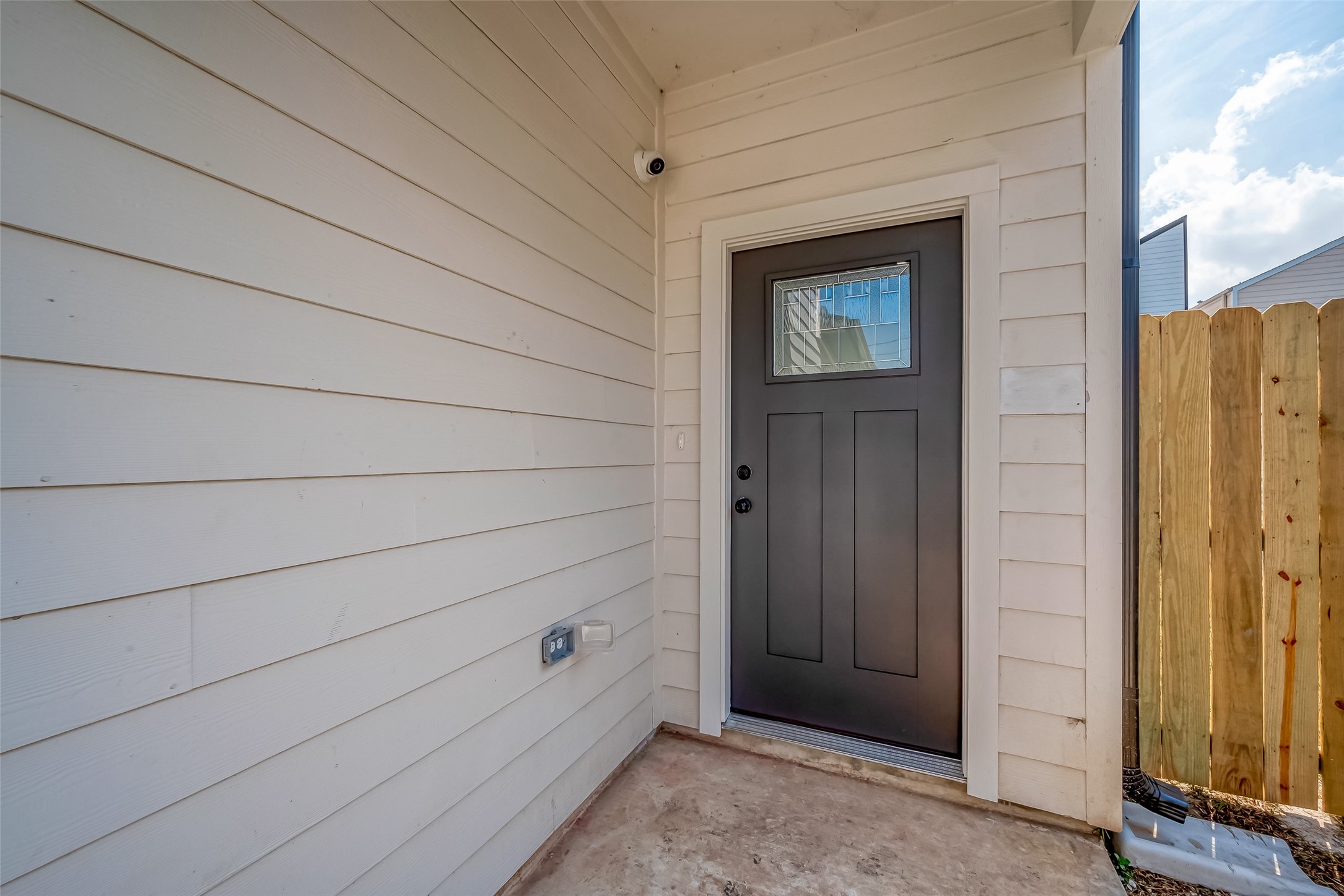 8128 Chateau Street Property Photo 7