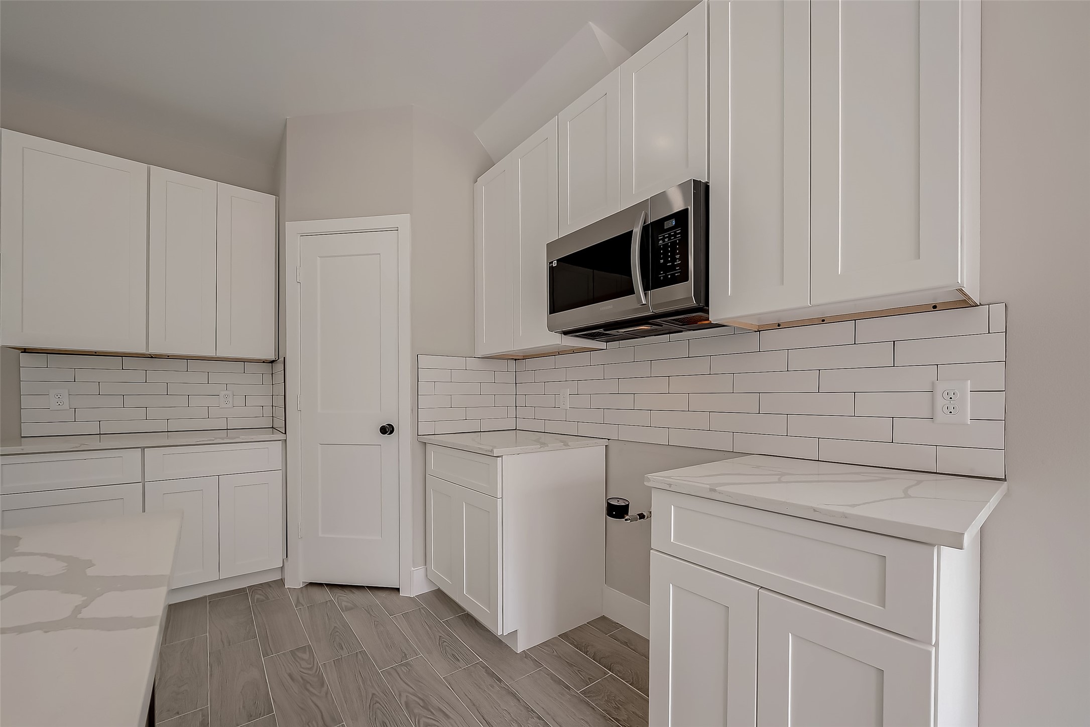 8128 Chateau Street Property Photo 16