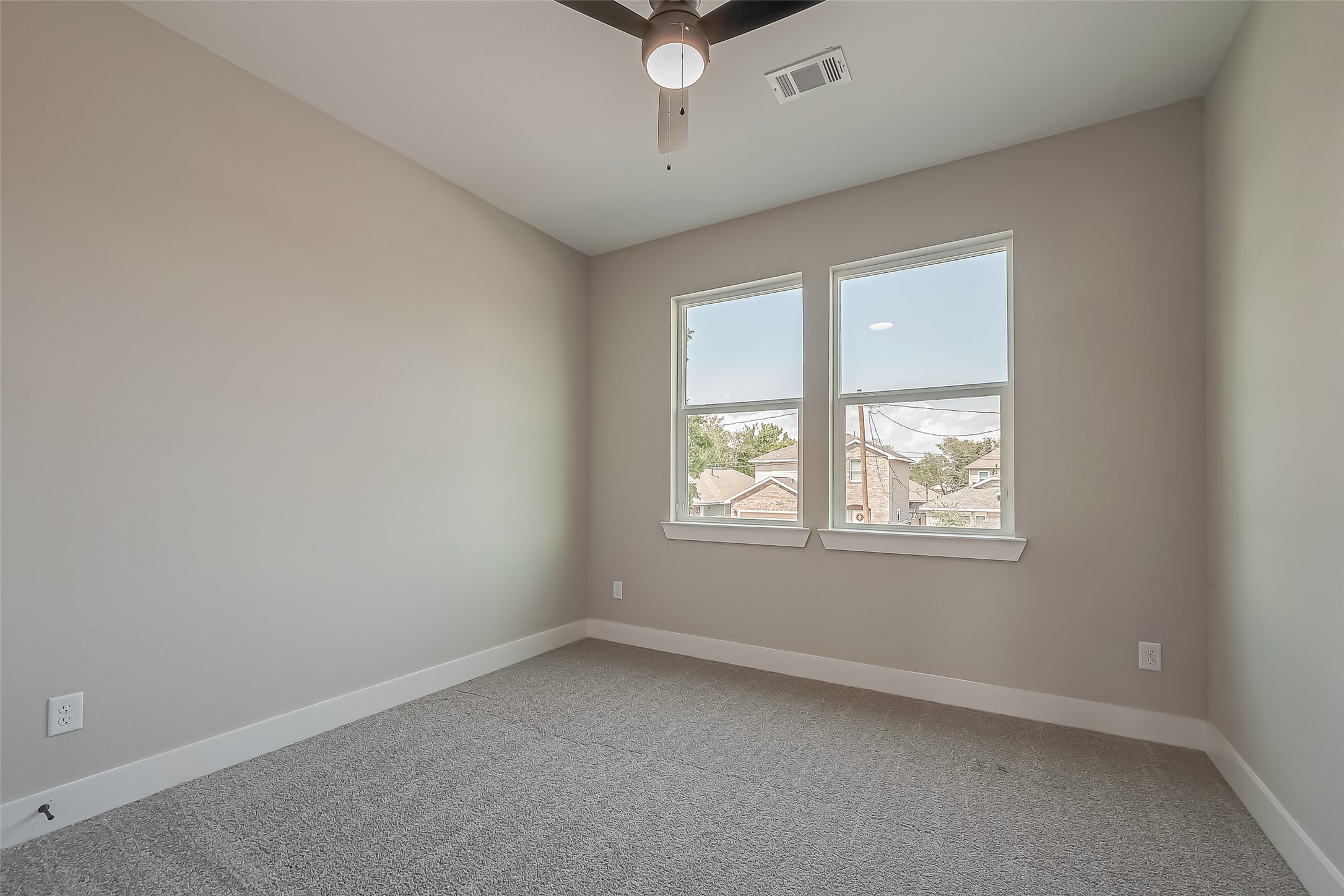 8128 Chateau Street Property Photo 26