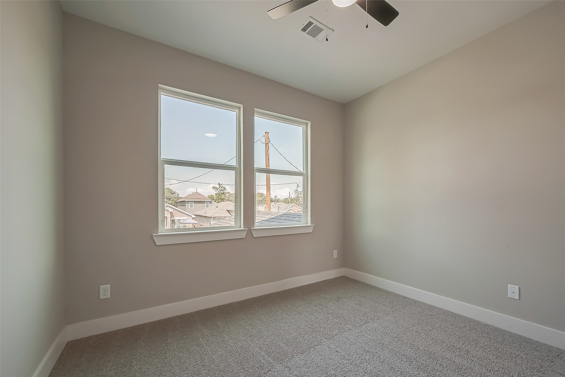8128 Chateau Street Property Photo 27