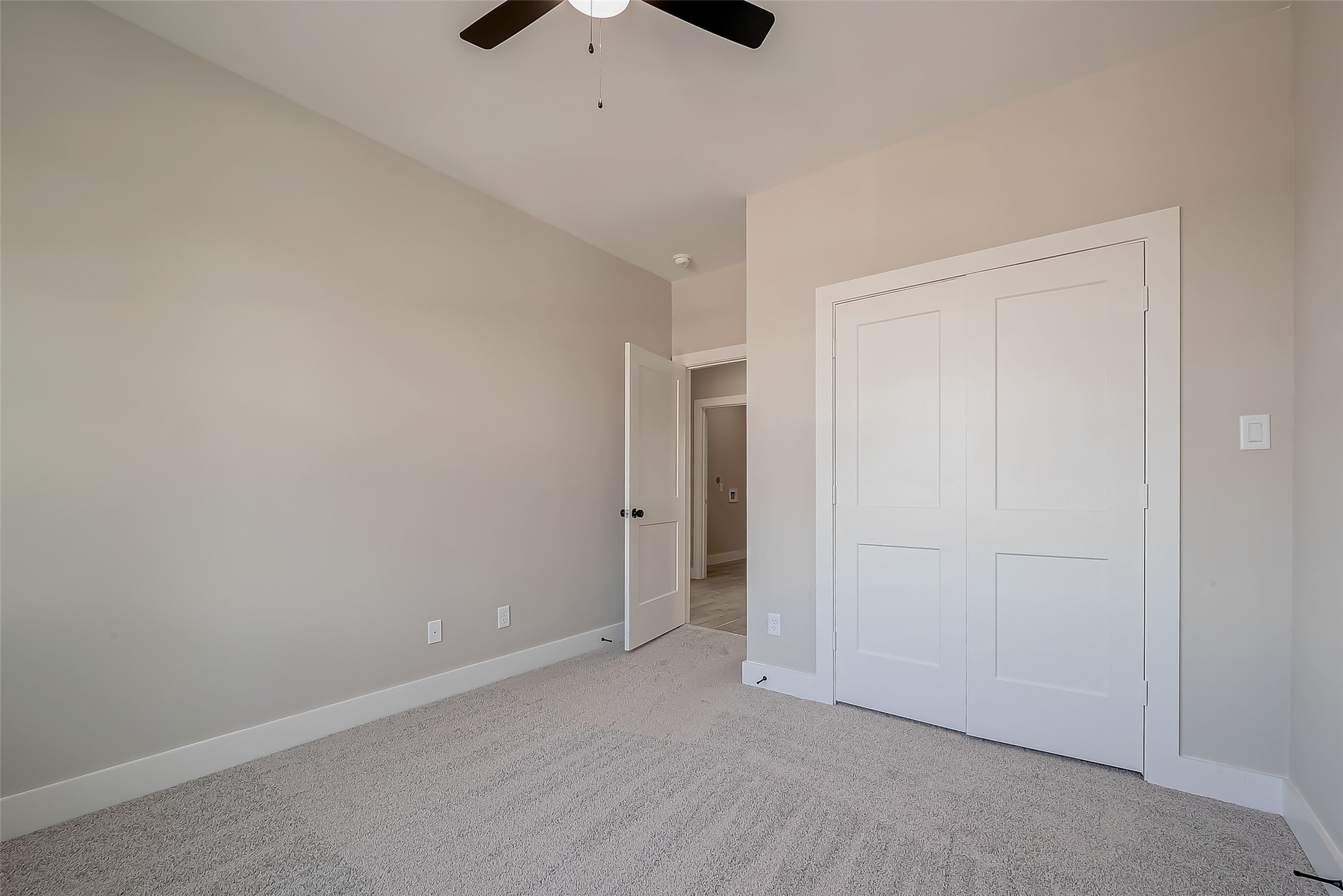8128 Chateau Street Property Photo 28