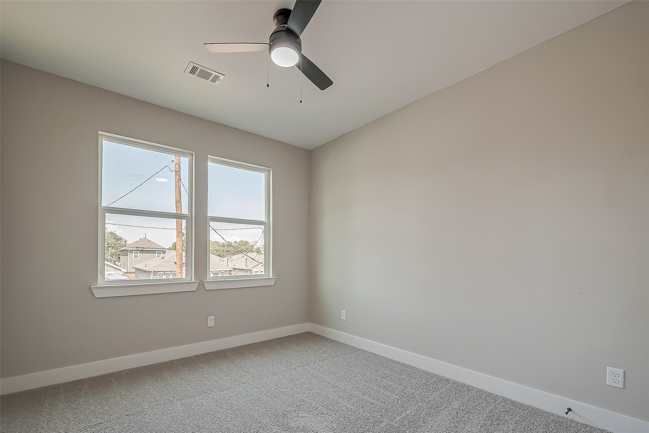 8128 Chateau Street Property Photo 31