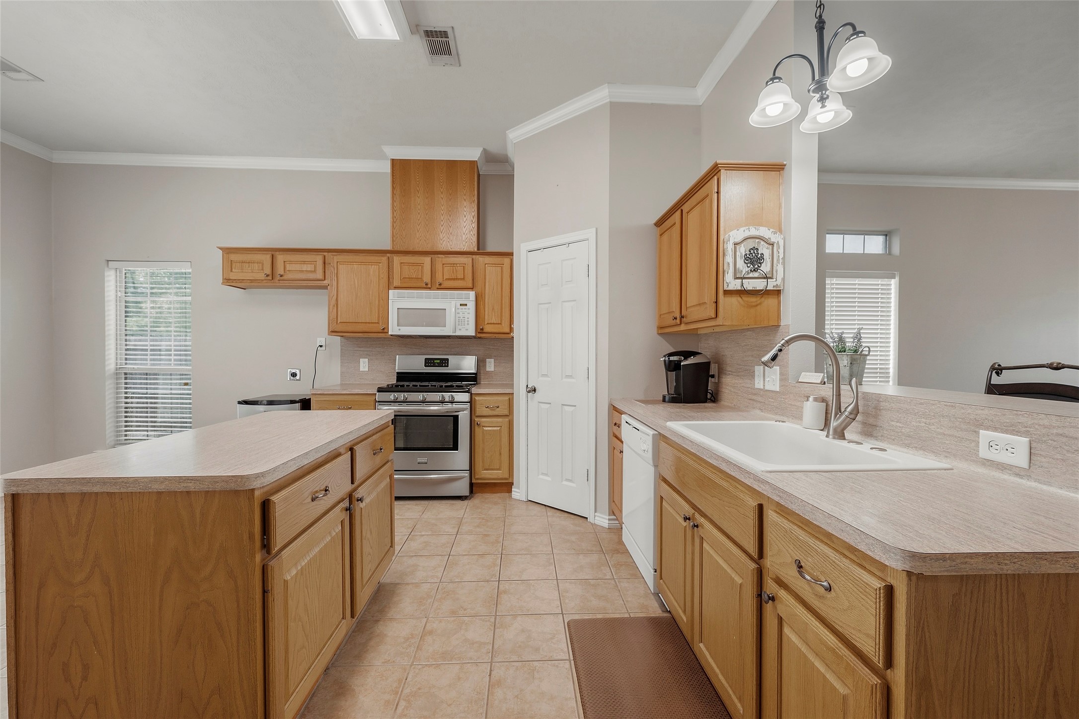 1208 Portsmouth Property Photo 18