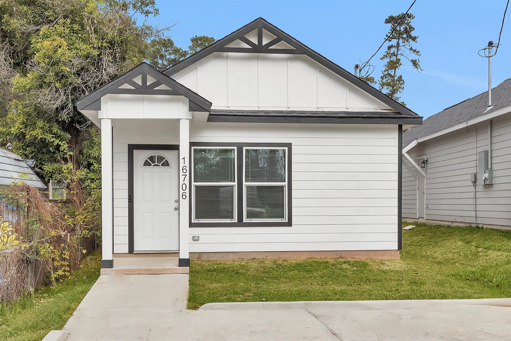 16706 E Hammon Property Photo 1