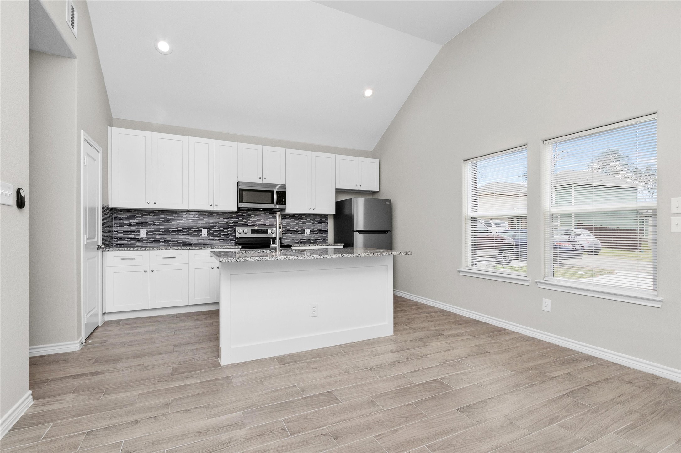 16706 E Hammon Property Photo 4