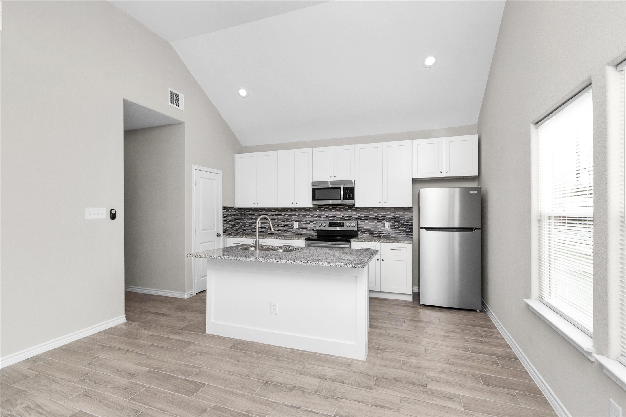 16706 E Hammon Property Photo 8