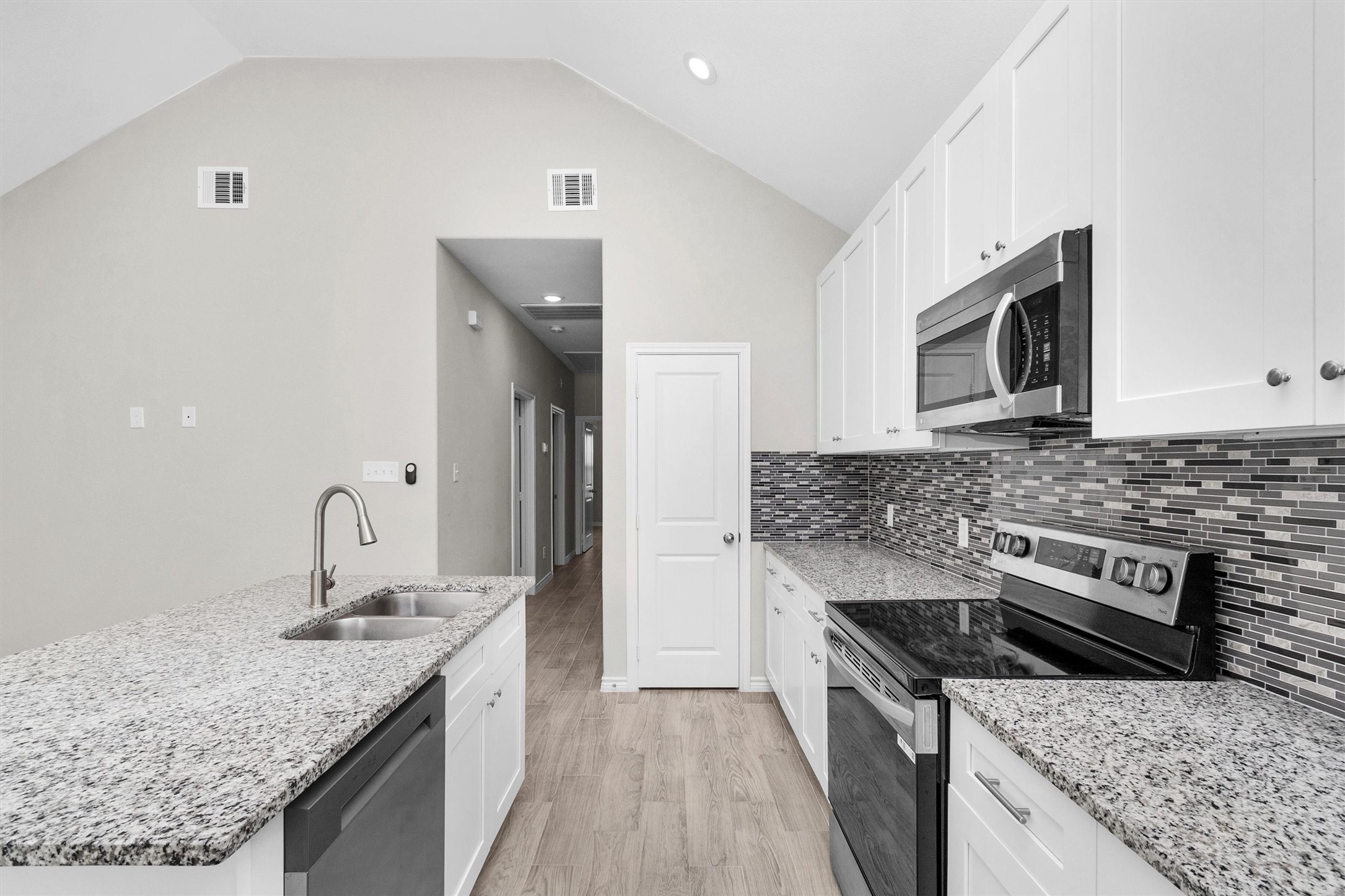 16706 E Hammon Property Photo 10