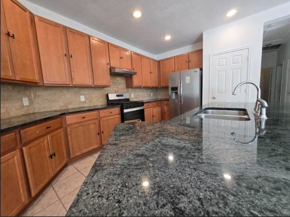 18611 White Ash Ln Property Photo 8