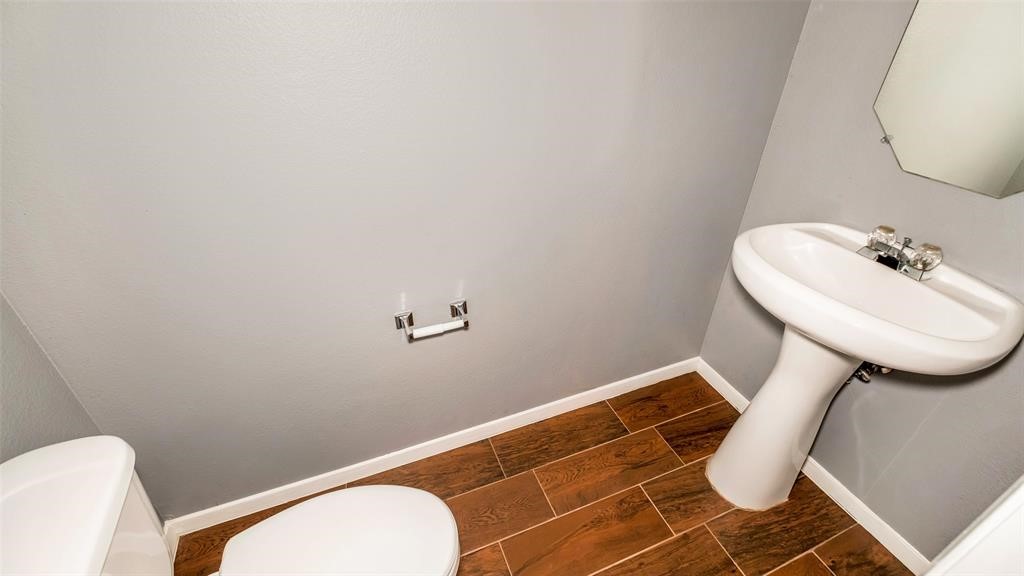 6127 Lone Prairie Way Property Photo 7