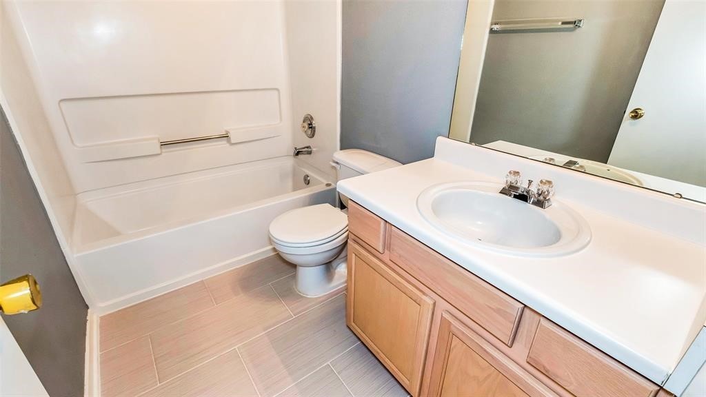 6127 Lone Prairie Way Property Photo 10