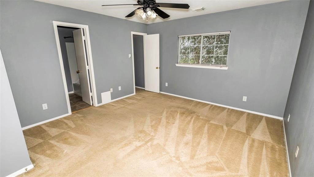 6127 Lone Prairie Way Property Photo 12