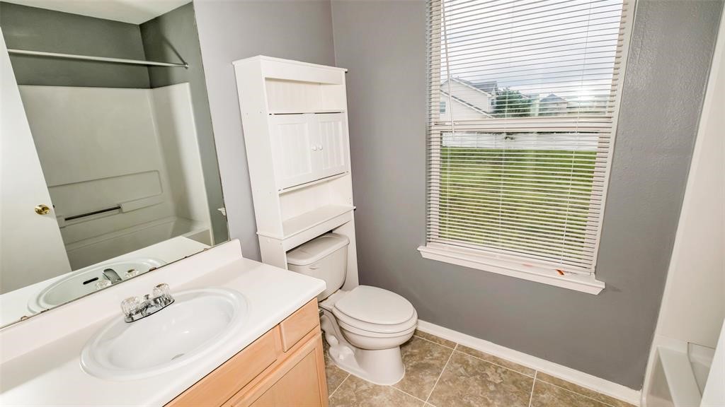 6127 Lone Prairie Way Property Photo 13