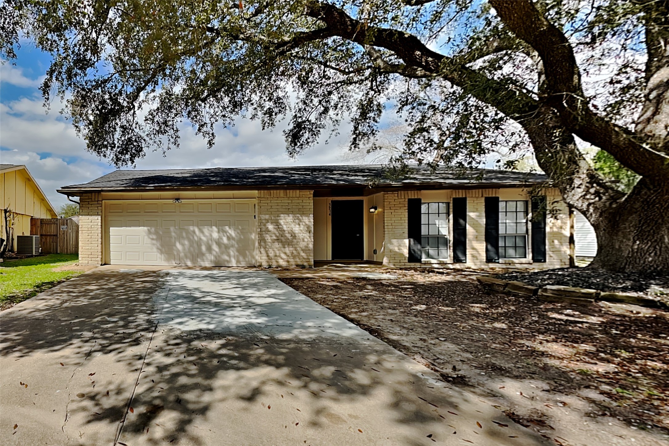 3914 Chapel Square Drive Property Photo