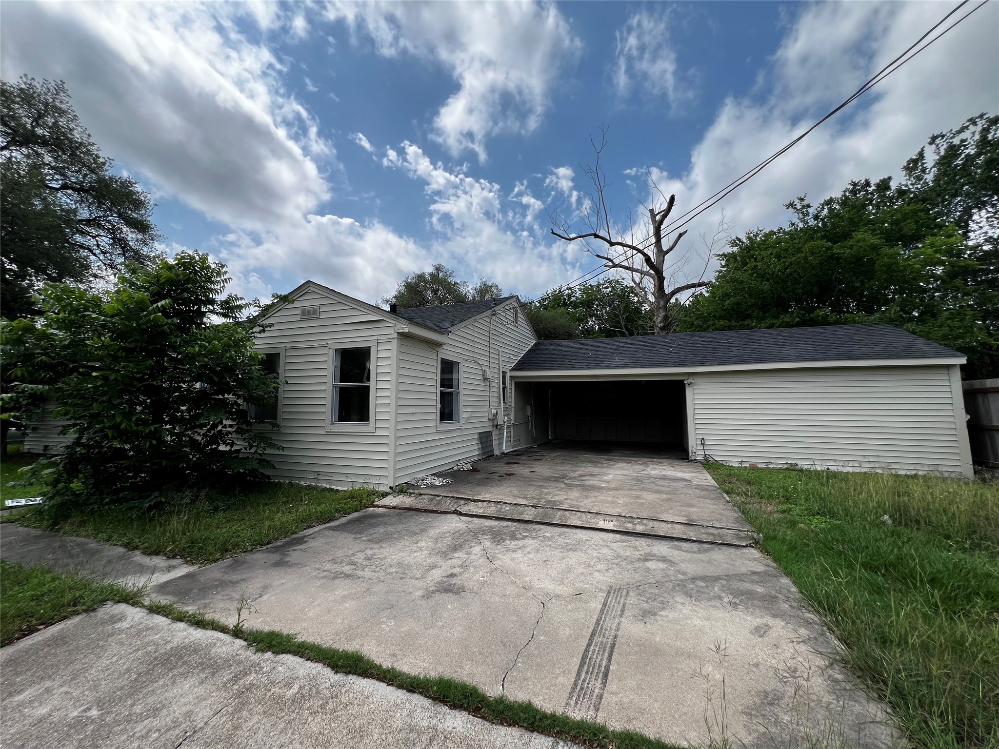 1805 E North Street Property Photo 2