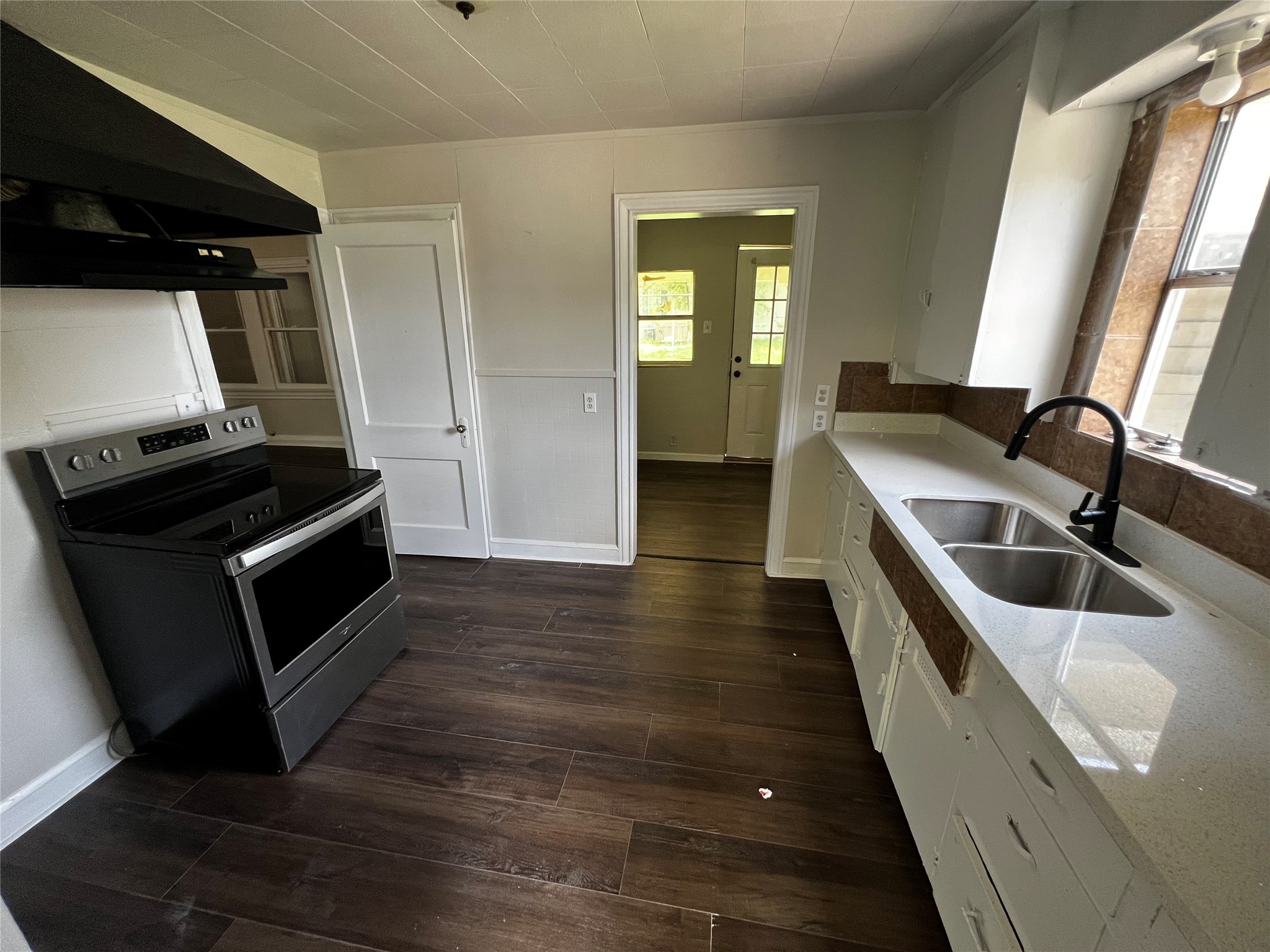 1805 E North Street Property Photo 5
