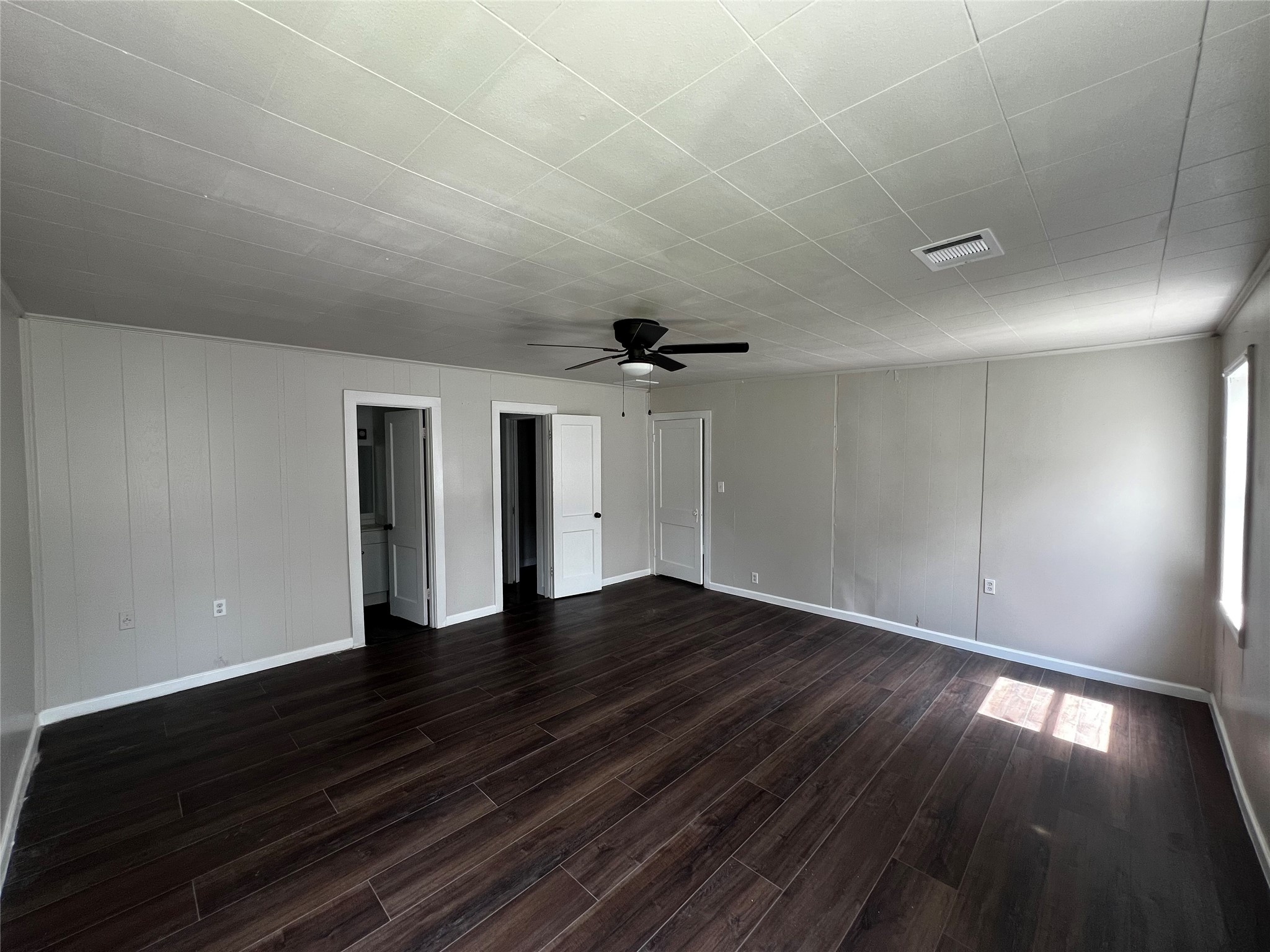 1805 E North Street Property Photo 8