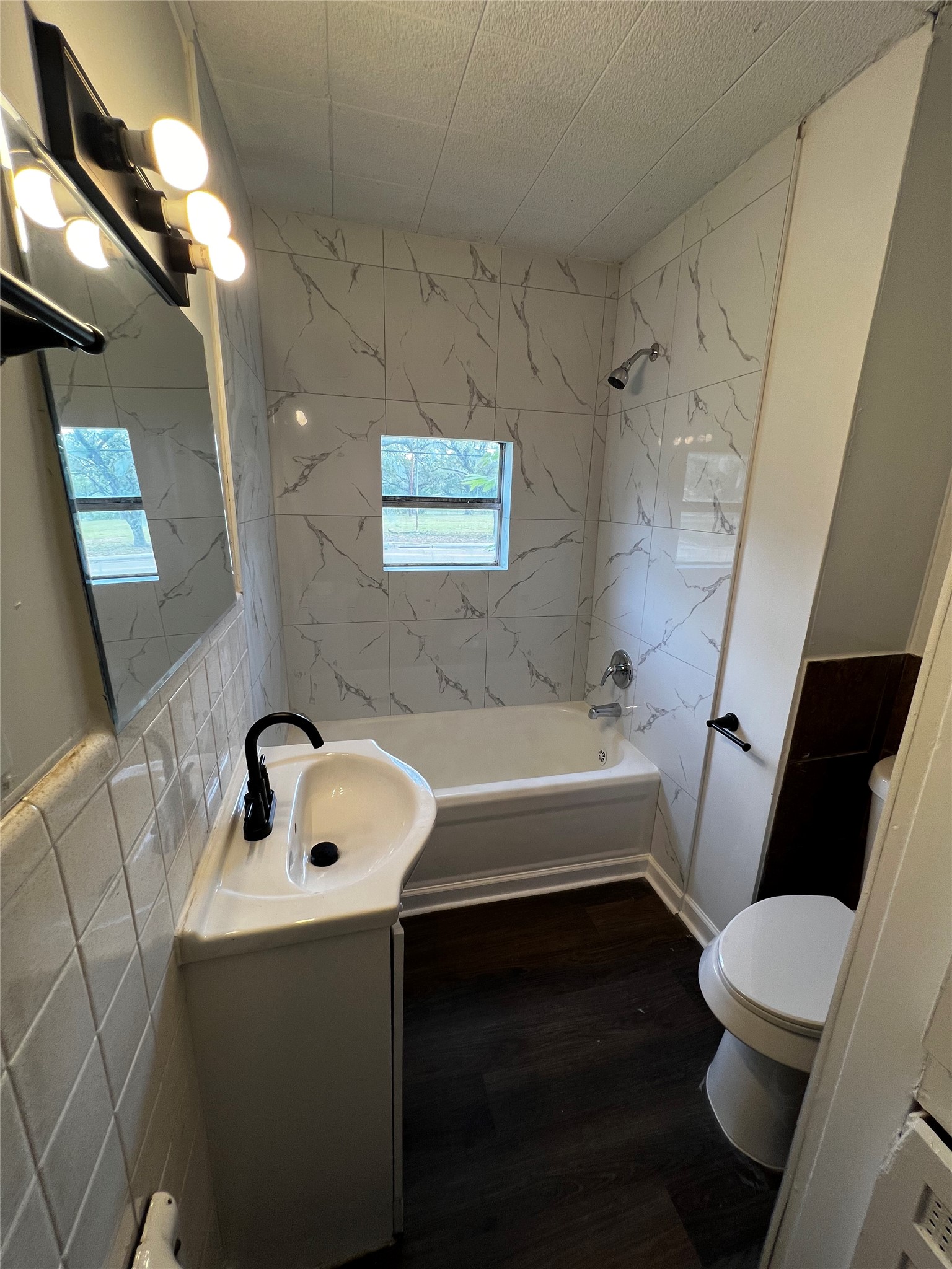 1805 E North Street Property Photo 9