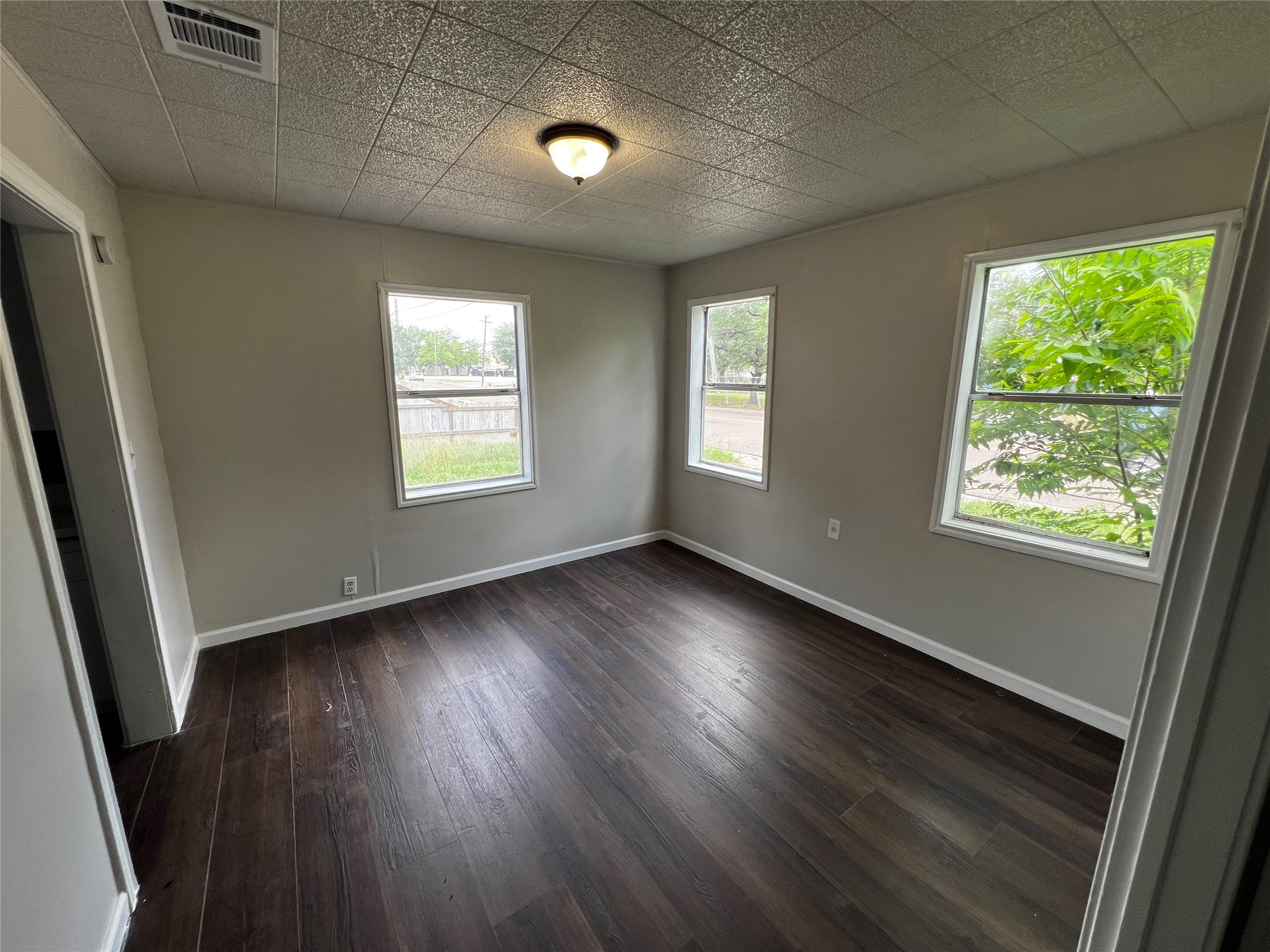 1805 E North Street Property Photo 16