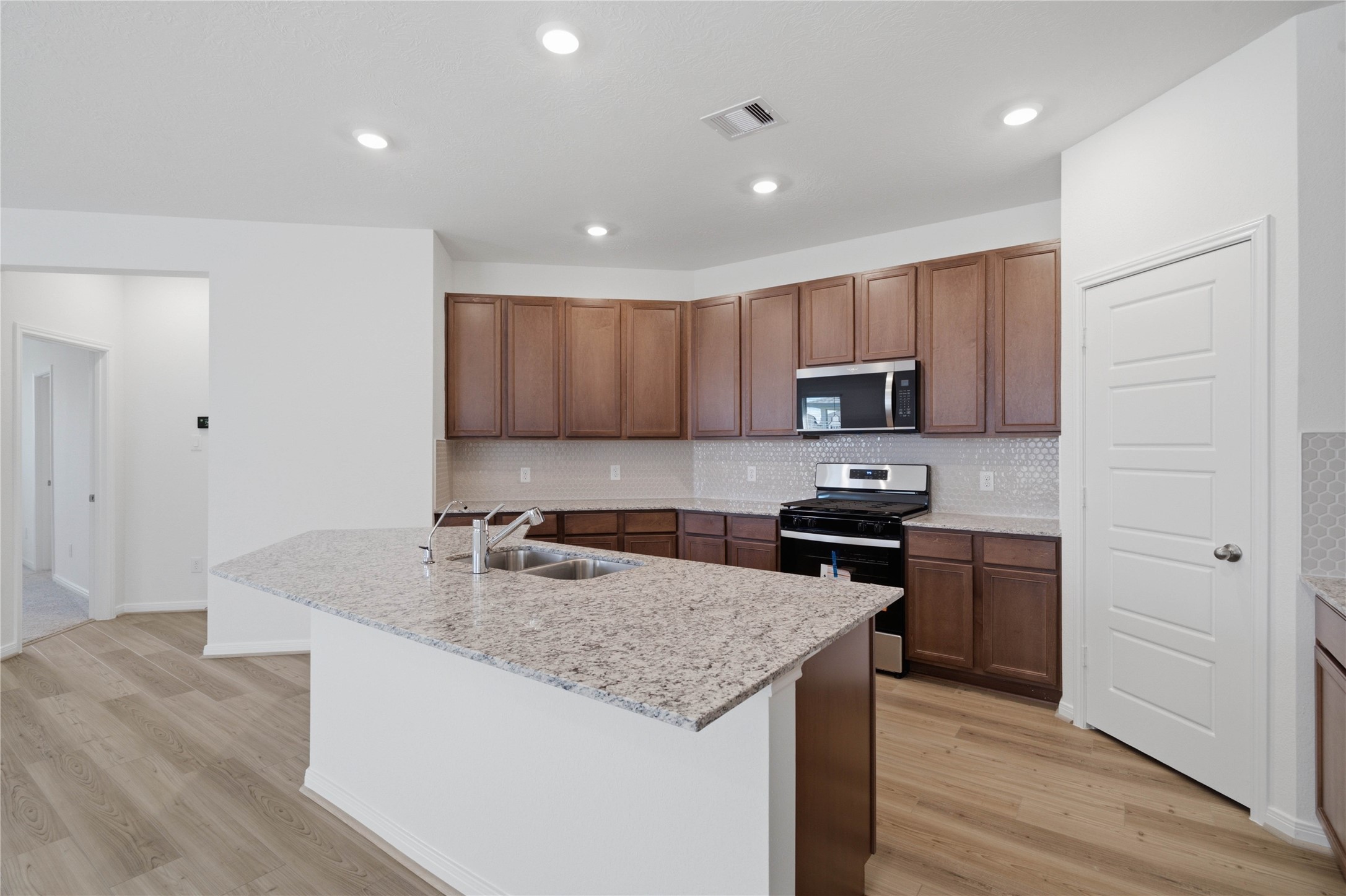 6602 Lenwood Lane Property Photo 11