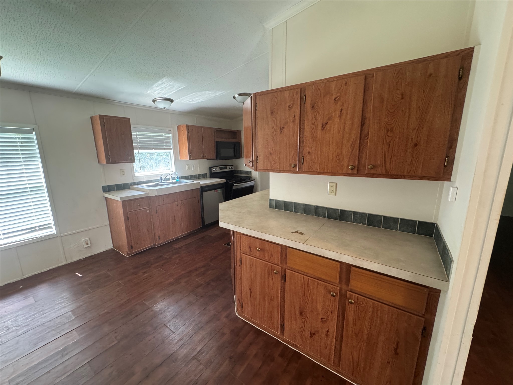 16415 Tamra Court Property Photo 6