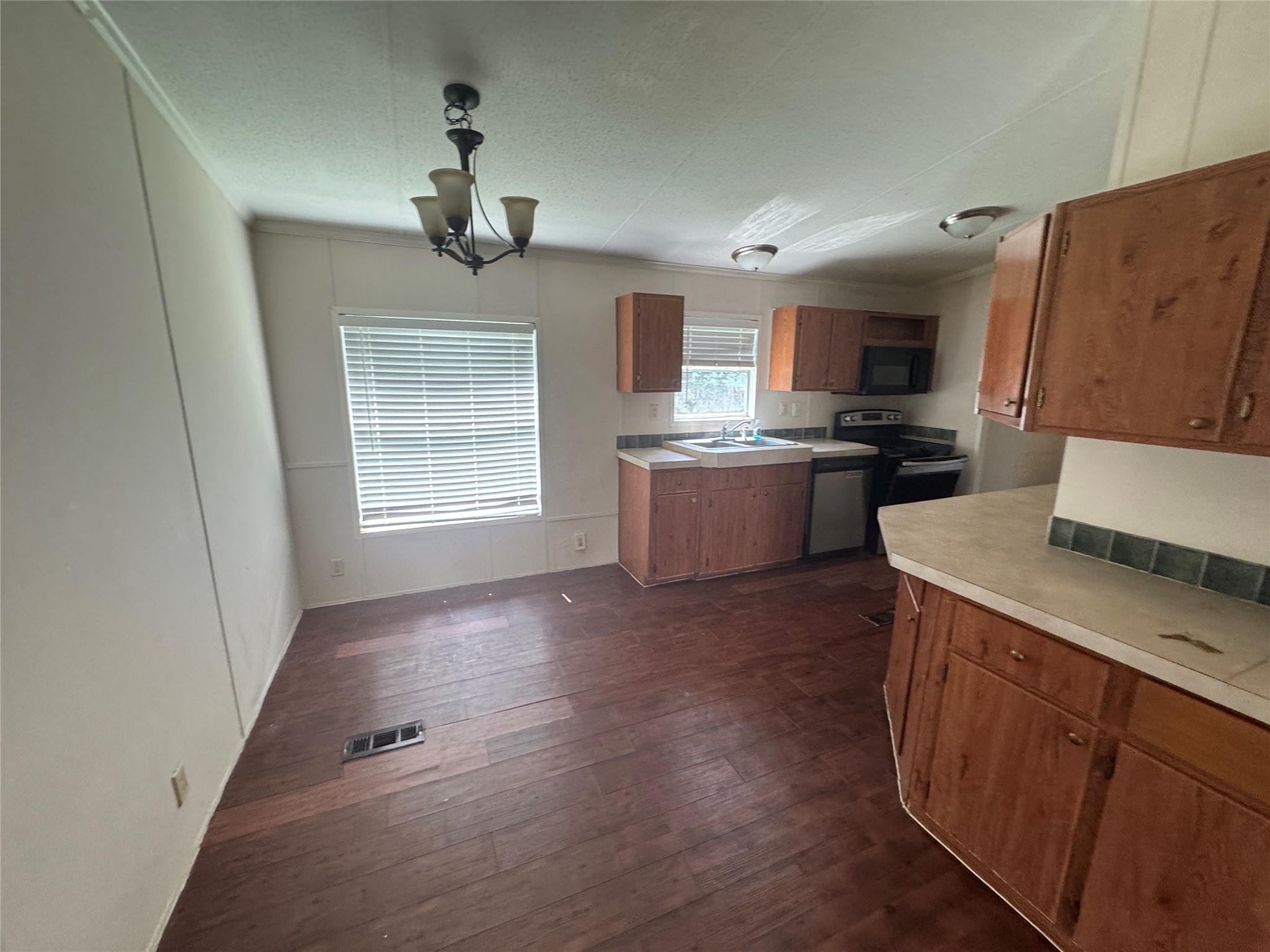 16415 Tamra Court Property Photo 7