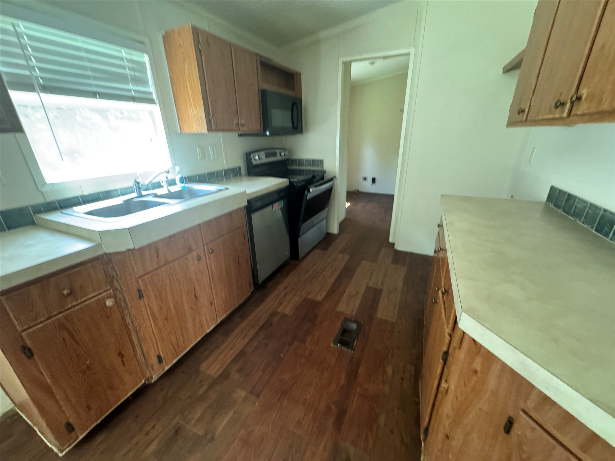 16415 Tamra Court Property Photo 9