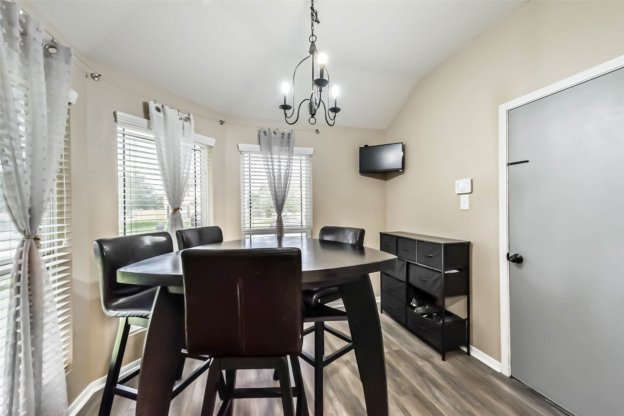 5435 Ginseng Drive Property Photo 10