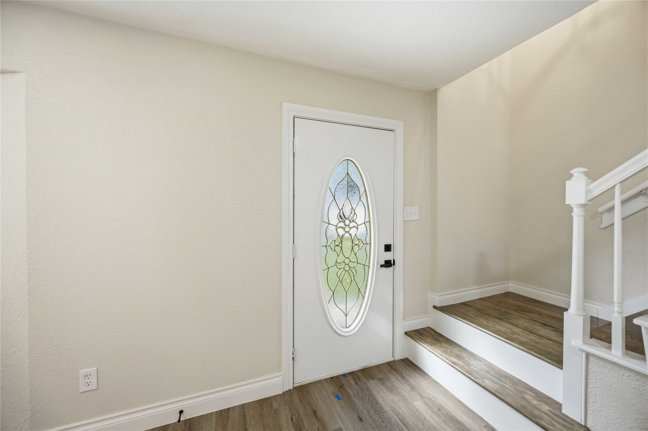 5702 Old Lodge Drive Property Photo 4