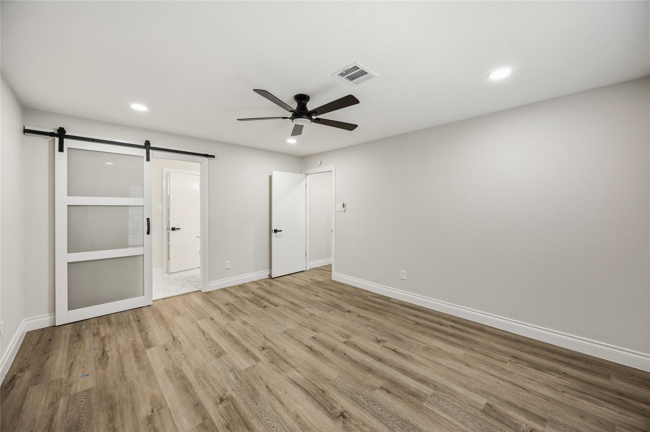 5702 Old Lodge Drive Property Photo 14