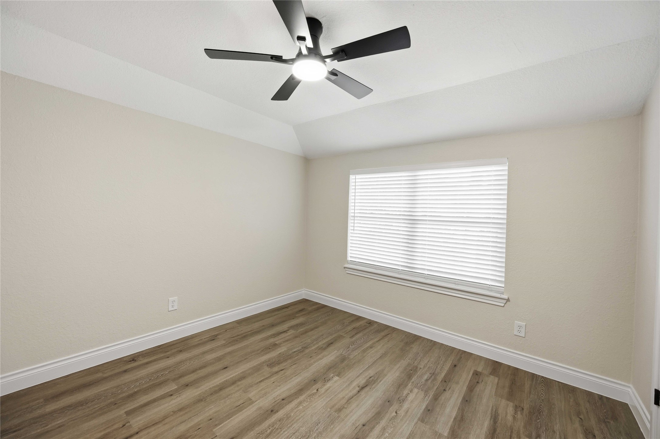 5702 Old Lodge Drive Property Photo 18