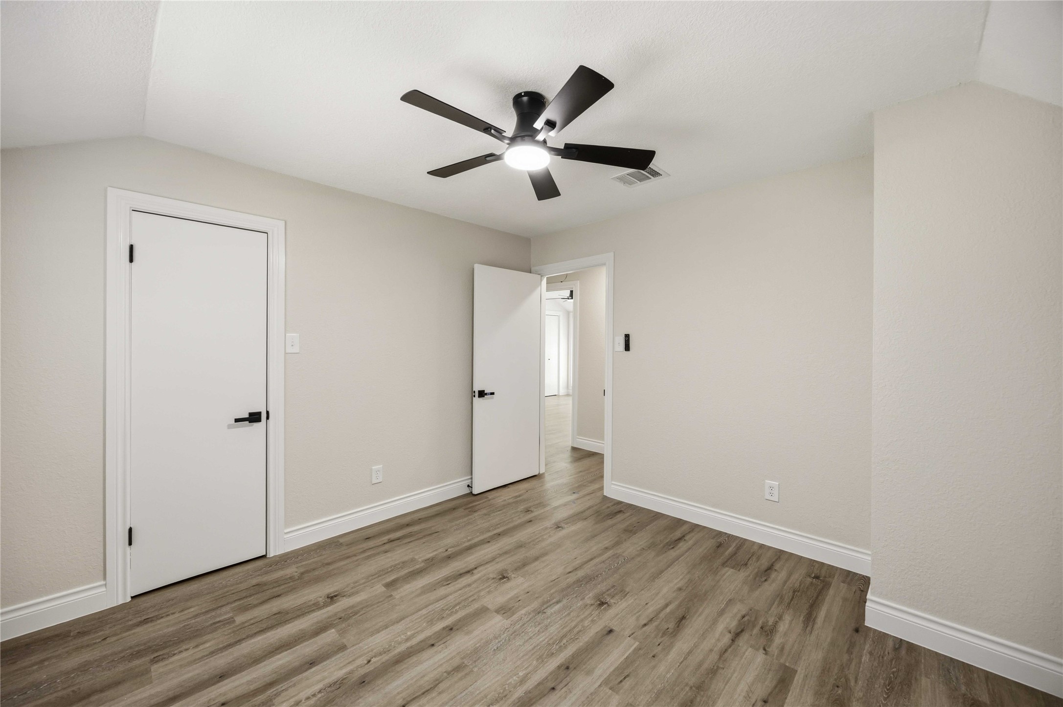 5702 Old Lodge Drive Property Photo 20