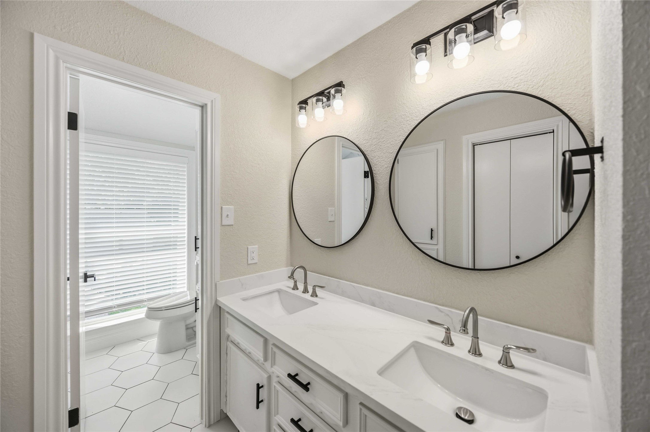 5702 Old Lodge Drive Property Photo 23