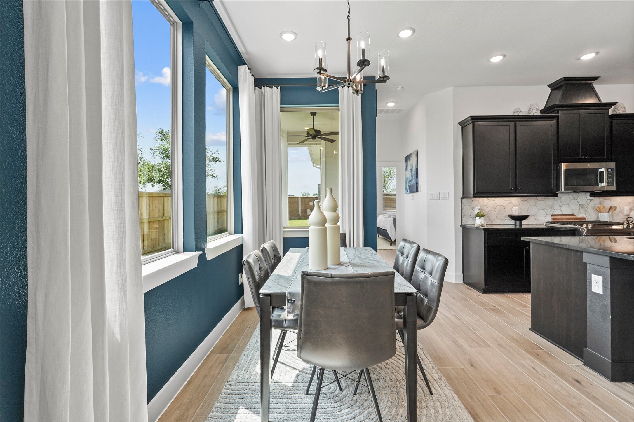 9450 Garden Gate Drive Property Photo 8
